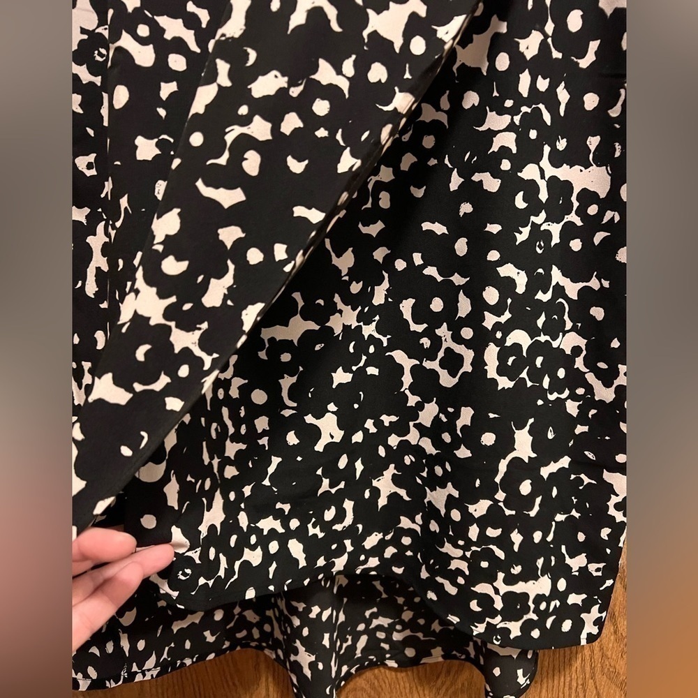 CABI 5321 Dixon skirt black white faux wrap medium elastic waist SZ Medium - Picture 3 of 5